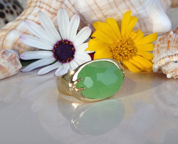 East-West Large Oval Rose Cut Green Chalcedony Bold Ring - H.L.Jewelry