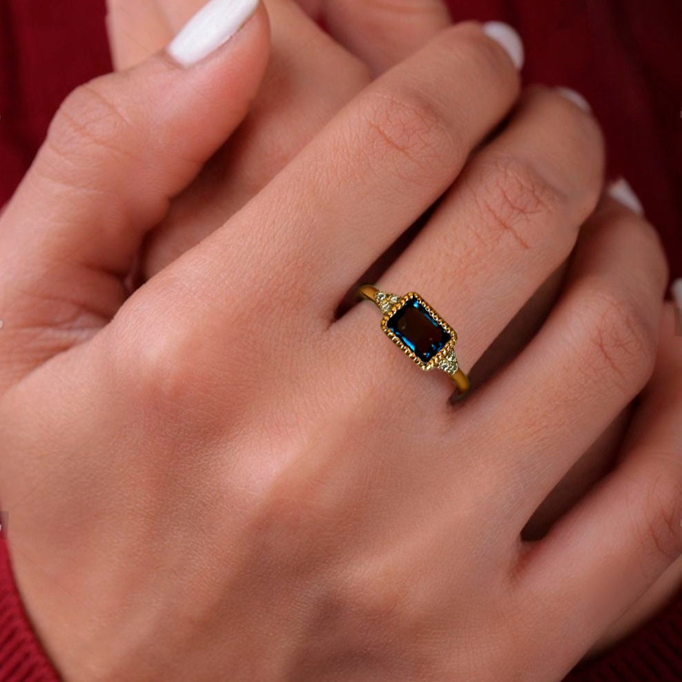 East-West Octagon Blue Sapphire Ring with Clear Quartz Accents - H.L.Jewelry