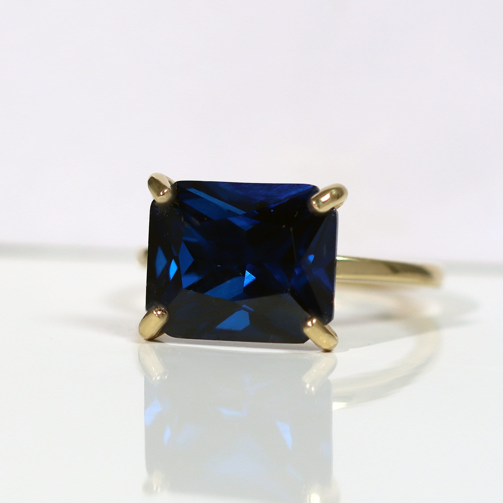 East-West Octagon Blue Sapphire Solitaire Ring - H.L.Jewelry