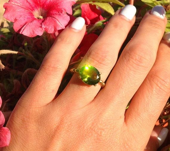 East-West Oval Peridot Beaded Band Ring - H.L.Jewelry