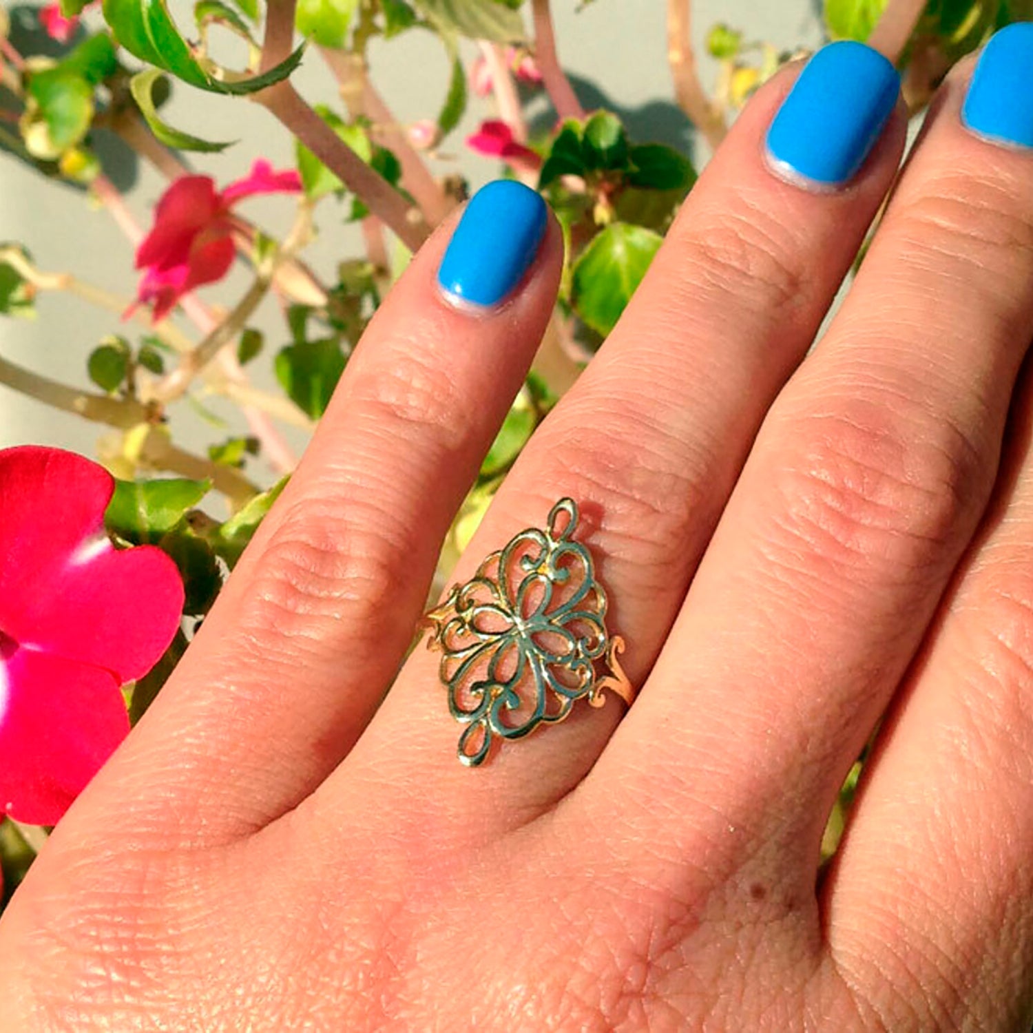 Elegance in Bloom: Lace Flower Ring - H.L.Jewelry