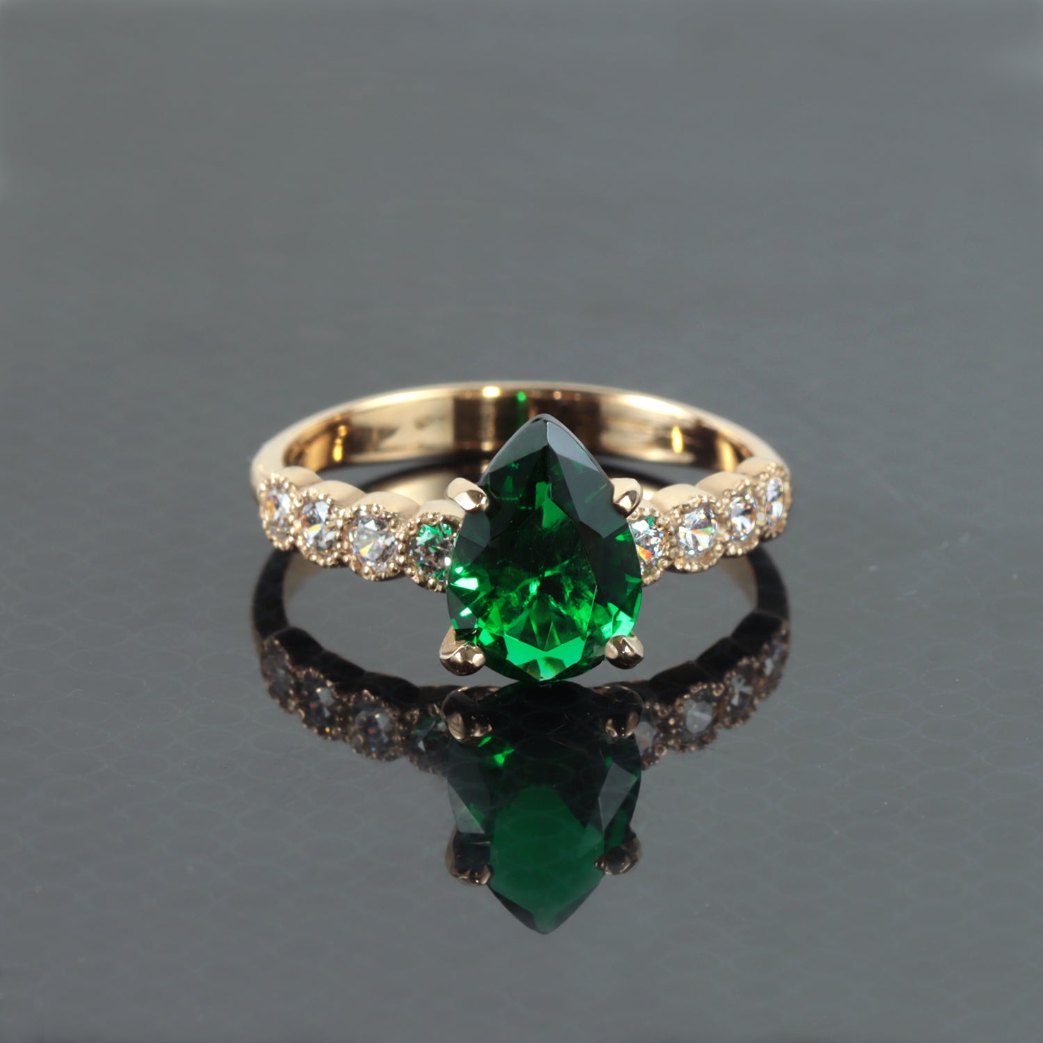 Pear-Shaped Emerald Engagement Ring with Clear Quartz Accents - H.L.Jewelry