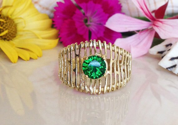 Round Emerald Gemstone Wide Band Statement Ring - H.L.Jewelry