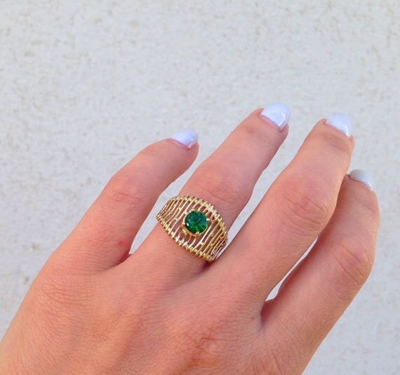 Round Emerald Gemstone Wide Band Statement Ring - H.L.Jewelry