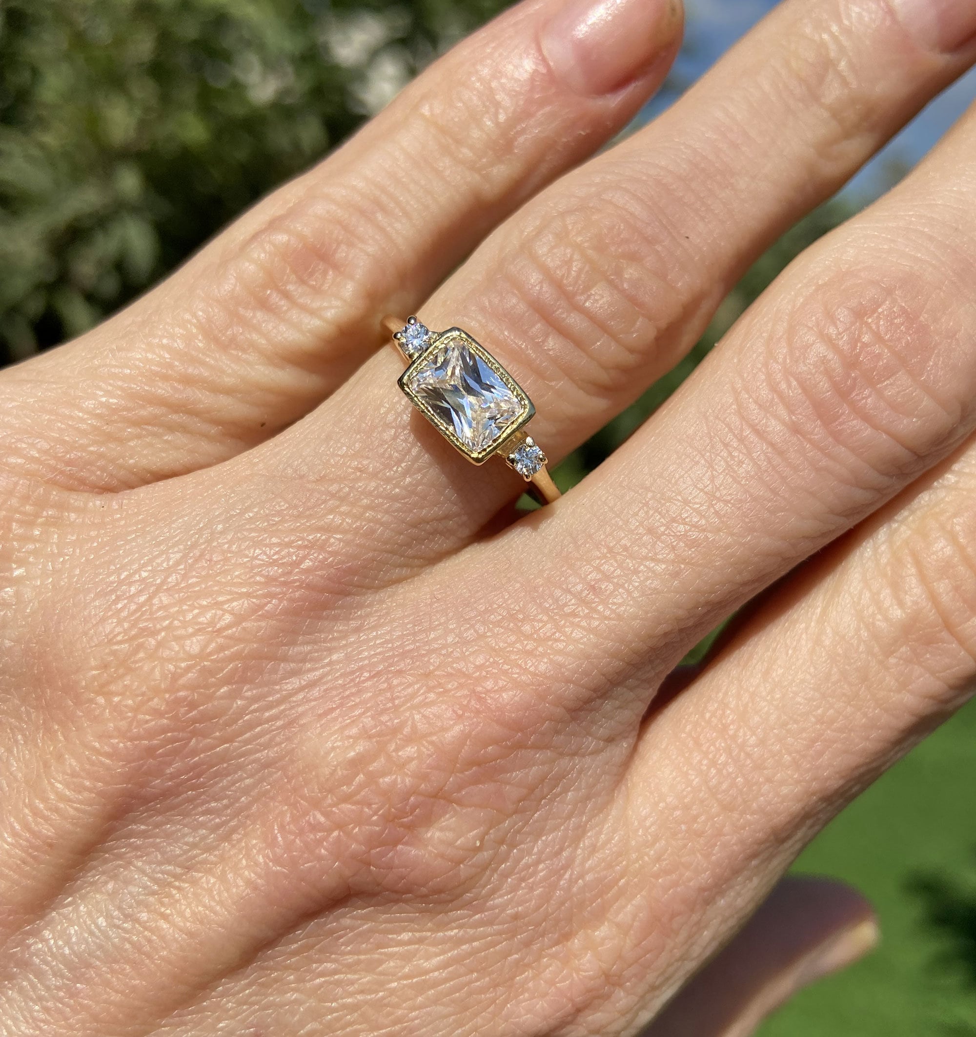 April Birthstone East-West Octagon Clear Quartz Simple Ring - H.L.Jewelry