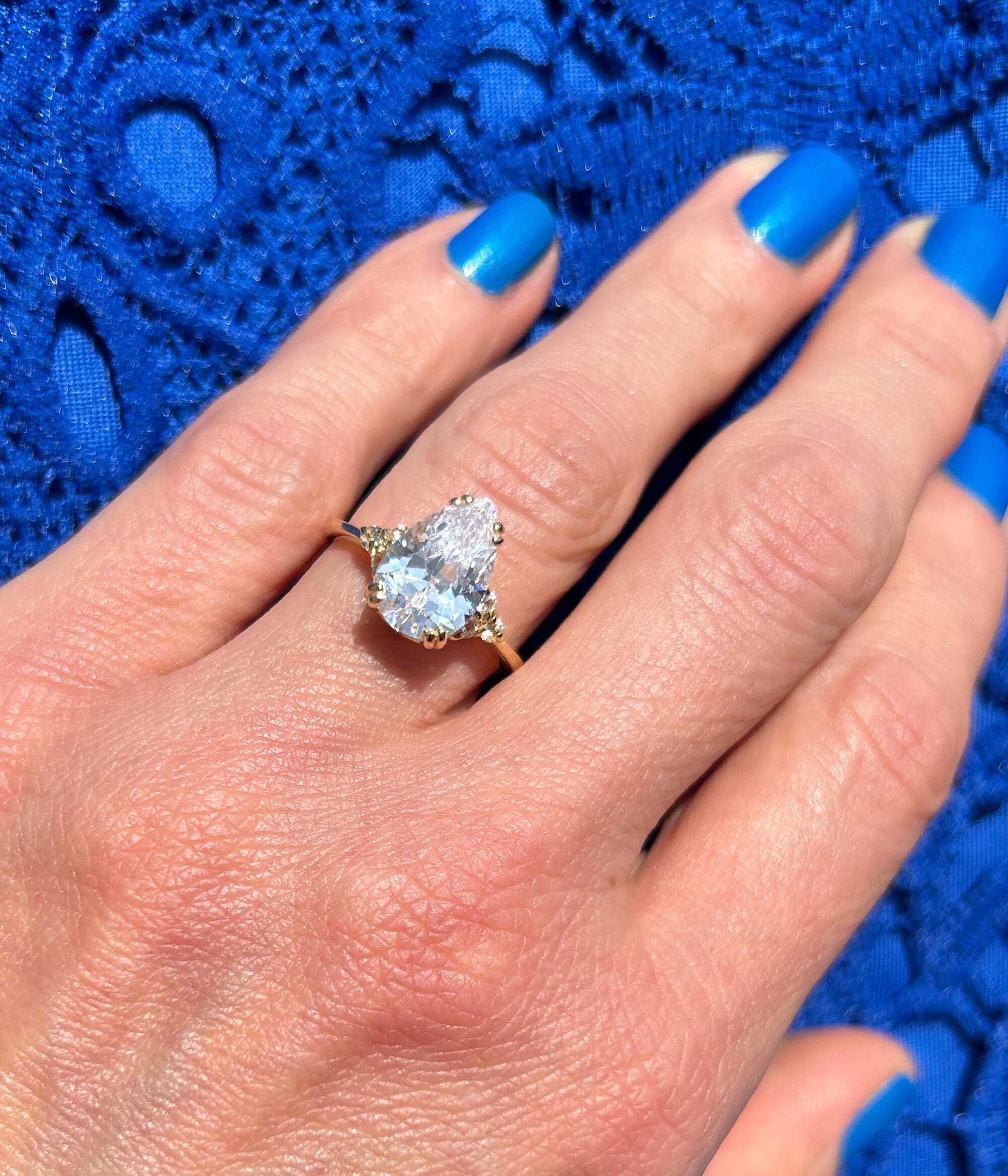 April Birthstone Pear-Shaped Clear Quartz Gemstone Engagement Ring - H.L.Jewelry