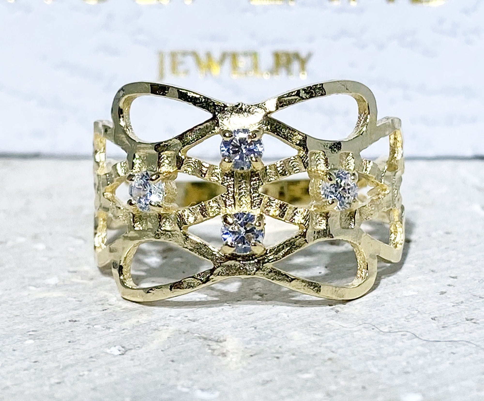 April Birthstone Round Clear Quartz Four Stone Hammered Band Ring - H.L.Jewelry