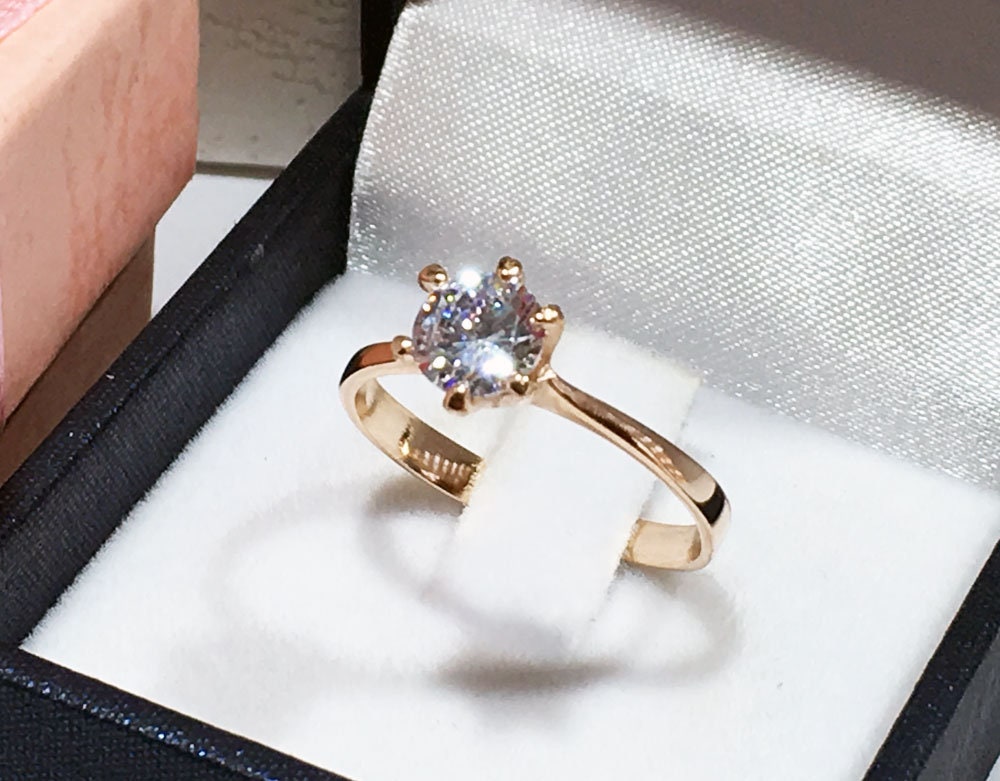 April Birthstone Round Clear Quartz Gemstone Classic Solitaire Ring - H.L.Jewelry