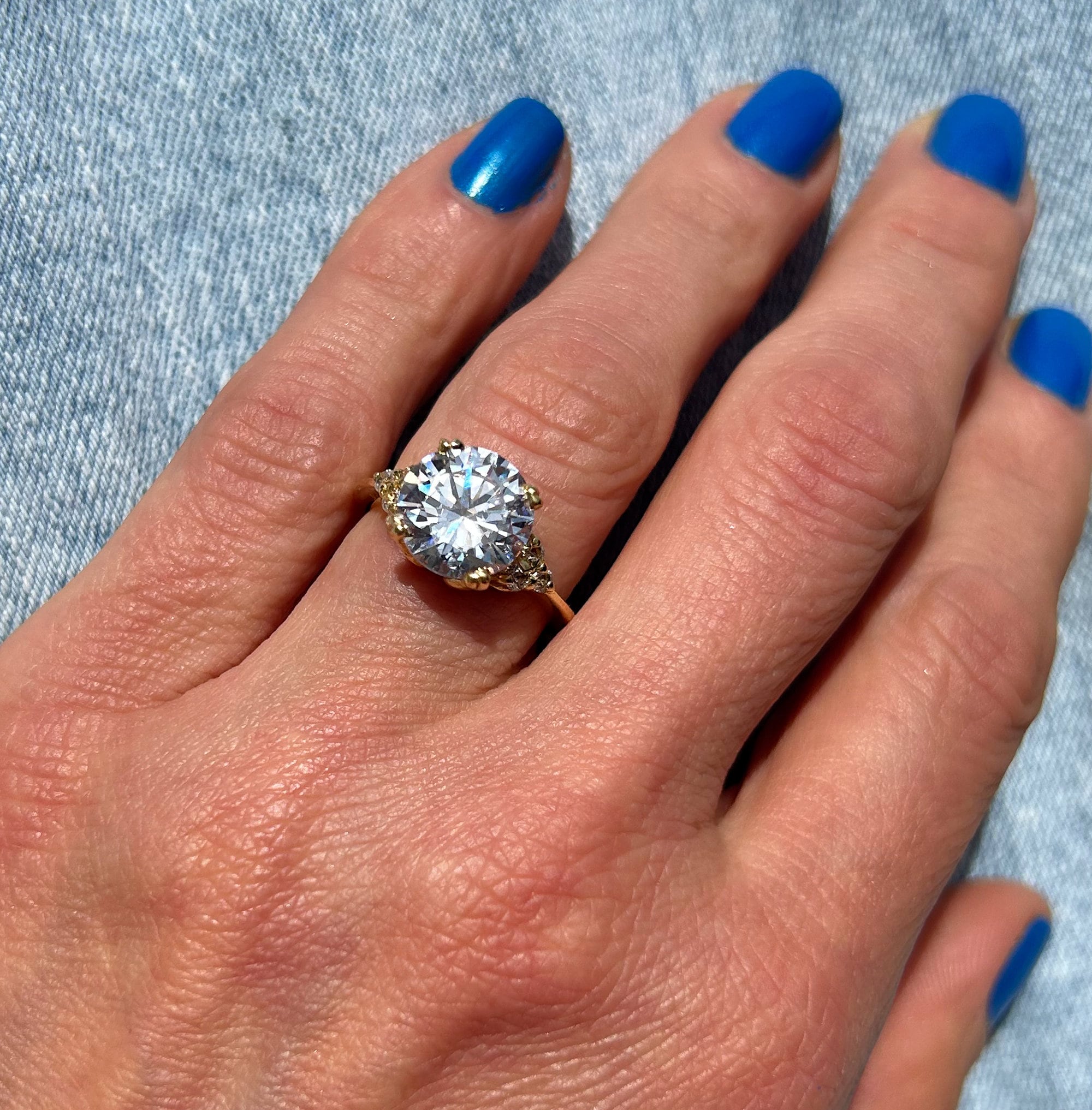 April Birthstone Round Clear Quartz Gemstone Engagement Ring - H.L.Jewelry