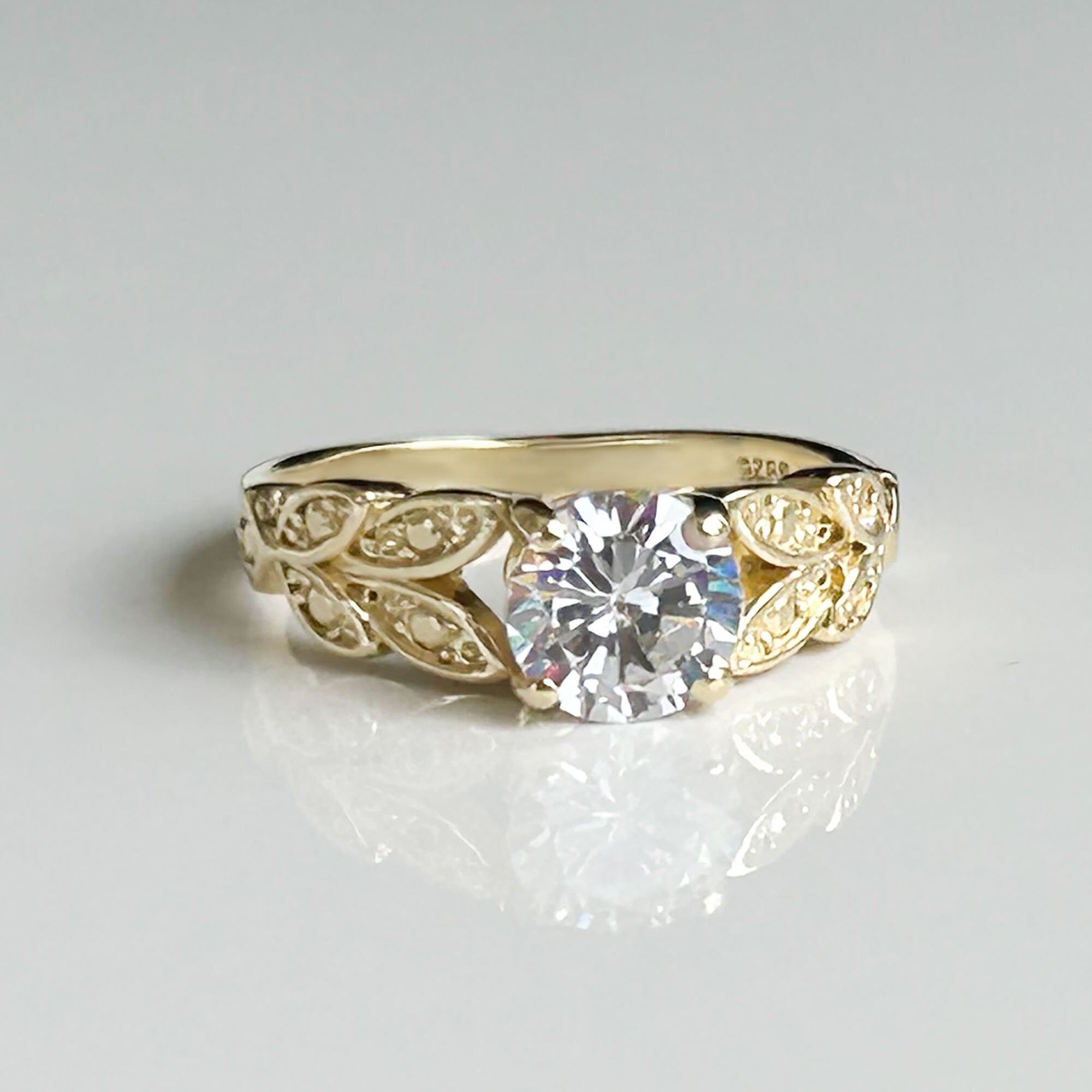 April Birthstone Round Clear Quartz Gemstone Flower Leaves Ring - H.L.Jewelry