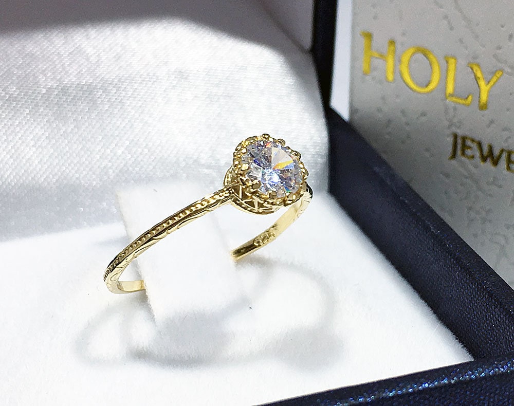 April Birthstone Round Clear Quartz Simple Hammered Band Ring - H.L.Jewelry