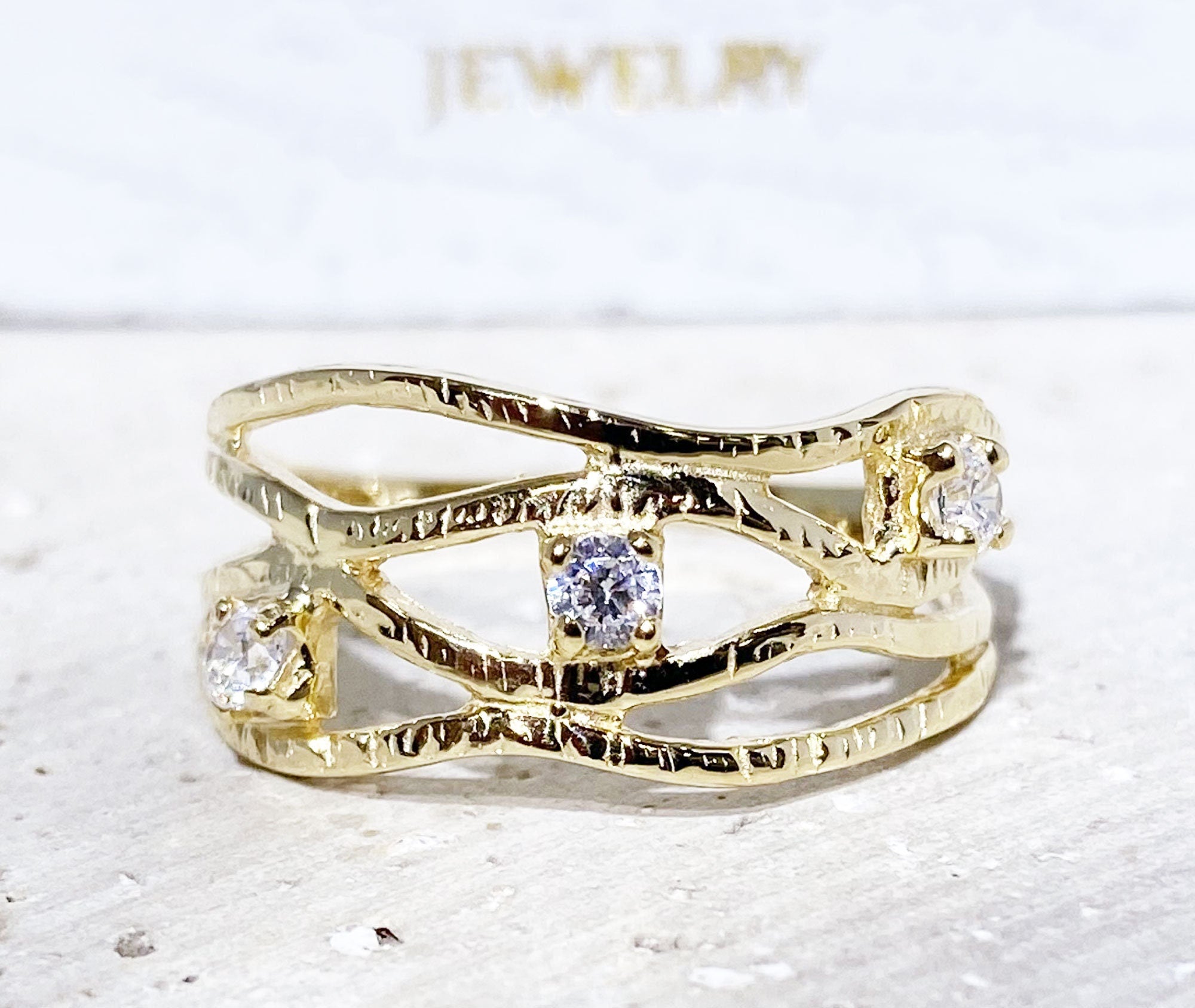 April Birthstone Round Clear Quartz Three Stone Hammered Band Ring - H.L.Jewelry