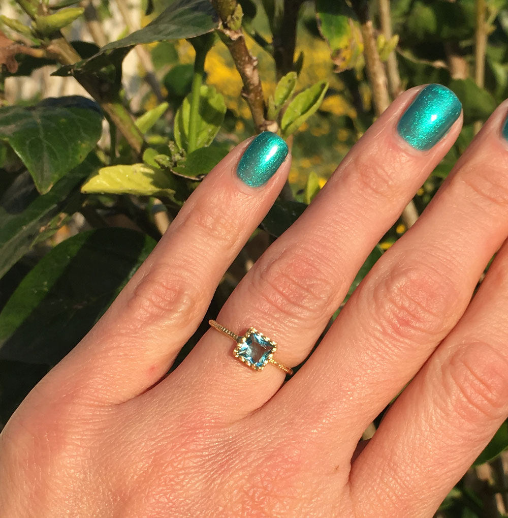 Blue Topaz Square Crown Simple Hammered Band Ring - H.L.Jewelry