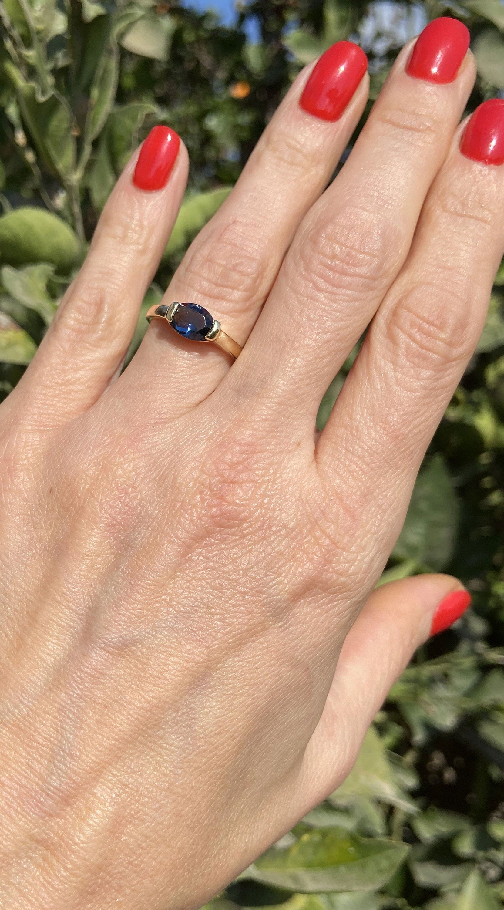 East-West Oval Blue Sapphire Simple Stackable Ring - H.L.Jewelry