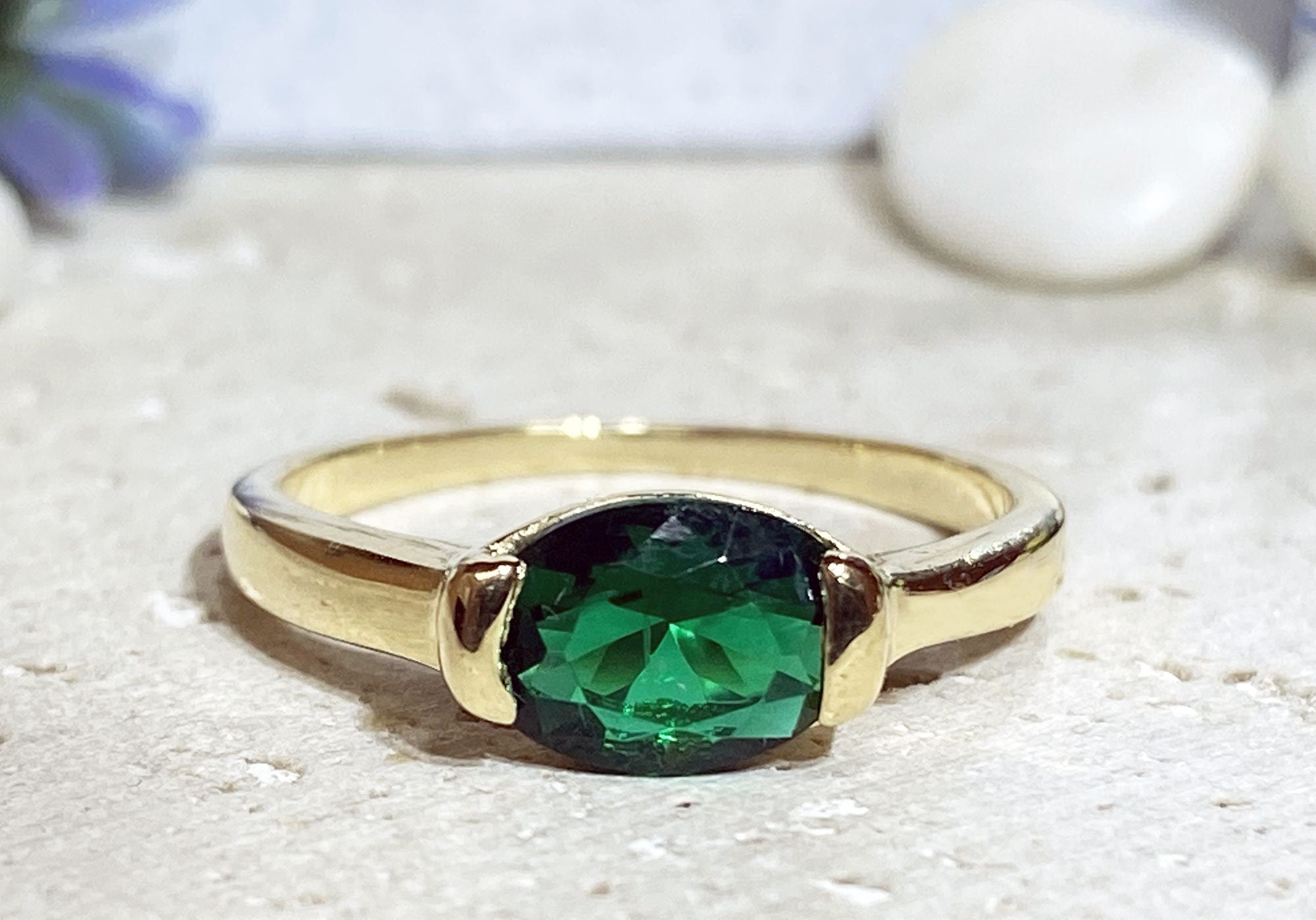 East-West Oval Emerald Gemstone Simple Stacking Ring - H.L.Jewelry