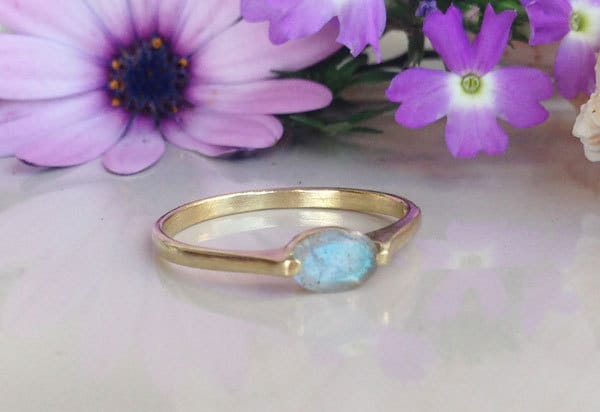 East-West Oval Labradorite Simple Stacking Ring - H.L.Jewelry