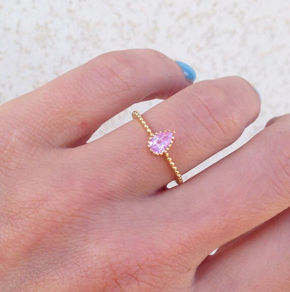 October Birthstone Pear-Shaped Rose Quartz Simple Delicate Bezel Ring - H.L.Jewelry