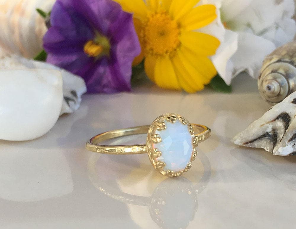 Opalite Oval Crown Simple Hammered Band Ring - H.L.Jewelry