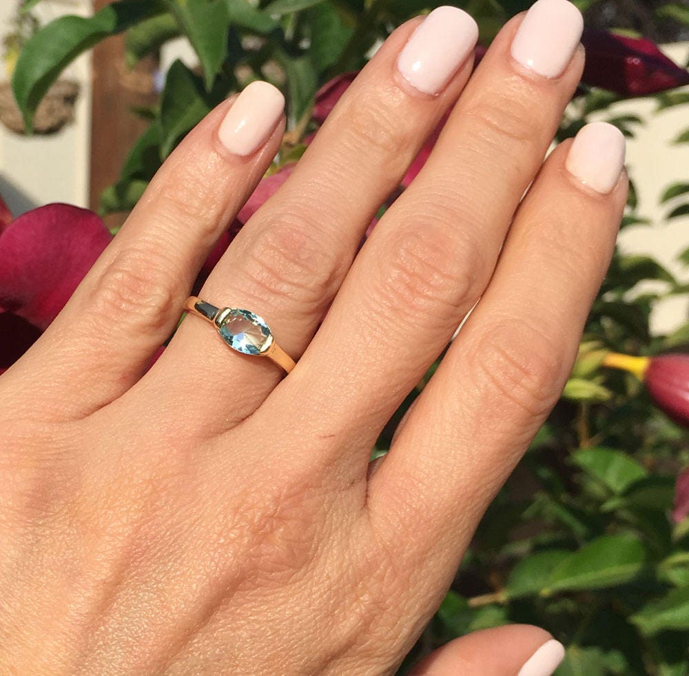Oval Aquamarine Simple Stackable Ring - H.L.Jewelry