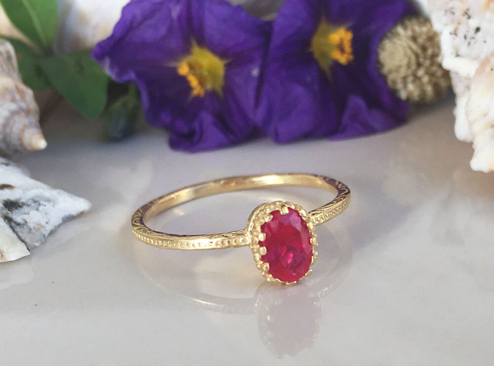 Oval Ruby Simple Hammered Band Ring - H.L.Jewelry