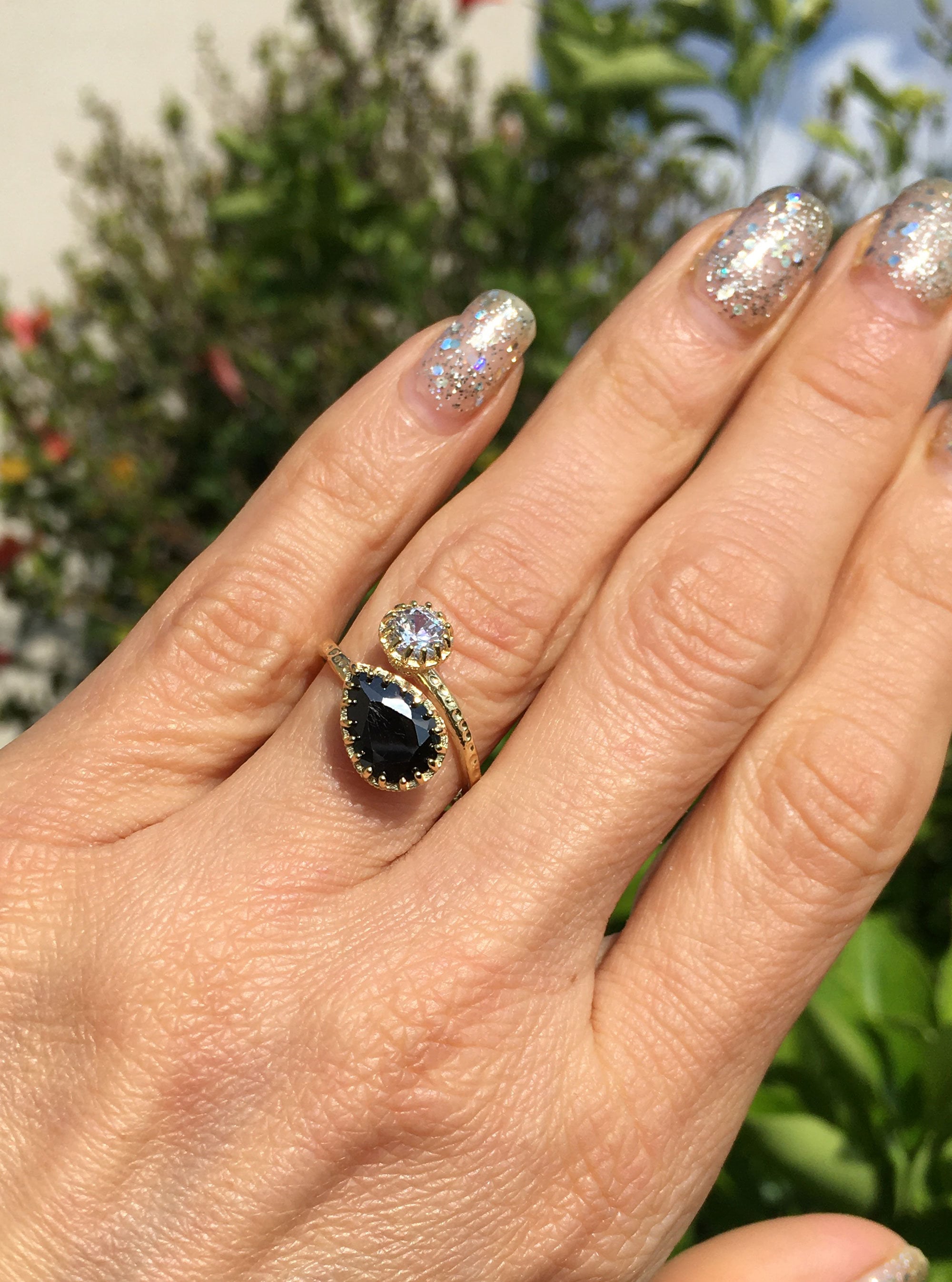Pear-Shaped Black Onyx & Round Clear Quartz Hammered Band Adjustable Ring - H.L.Jewelry