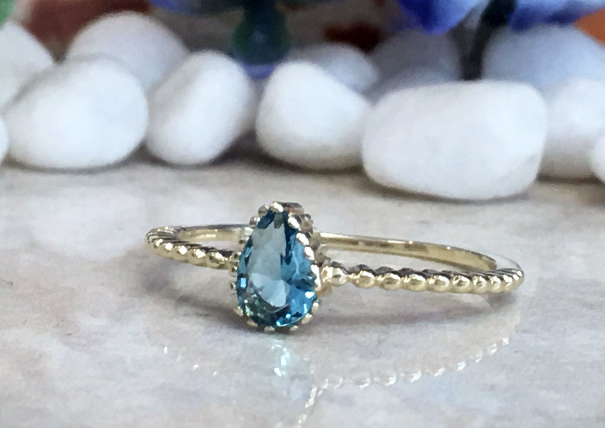Pear-Shaped Blue Topaz Gemstone Simple Ring - H.L.Jewelry