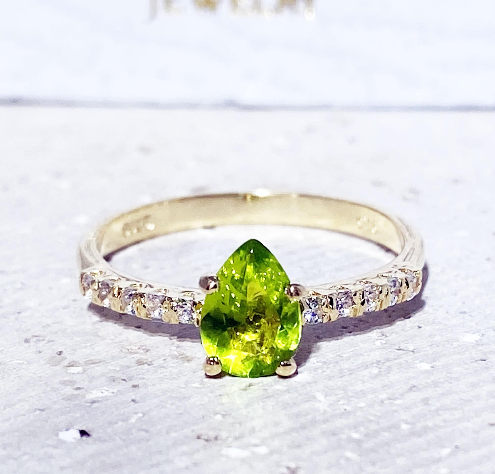 Pear-Shaped Peridot Delicate Ring with Clear Quartz Accents - H.L.Jewelry