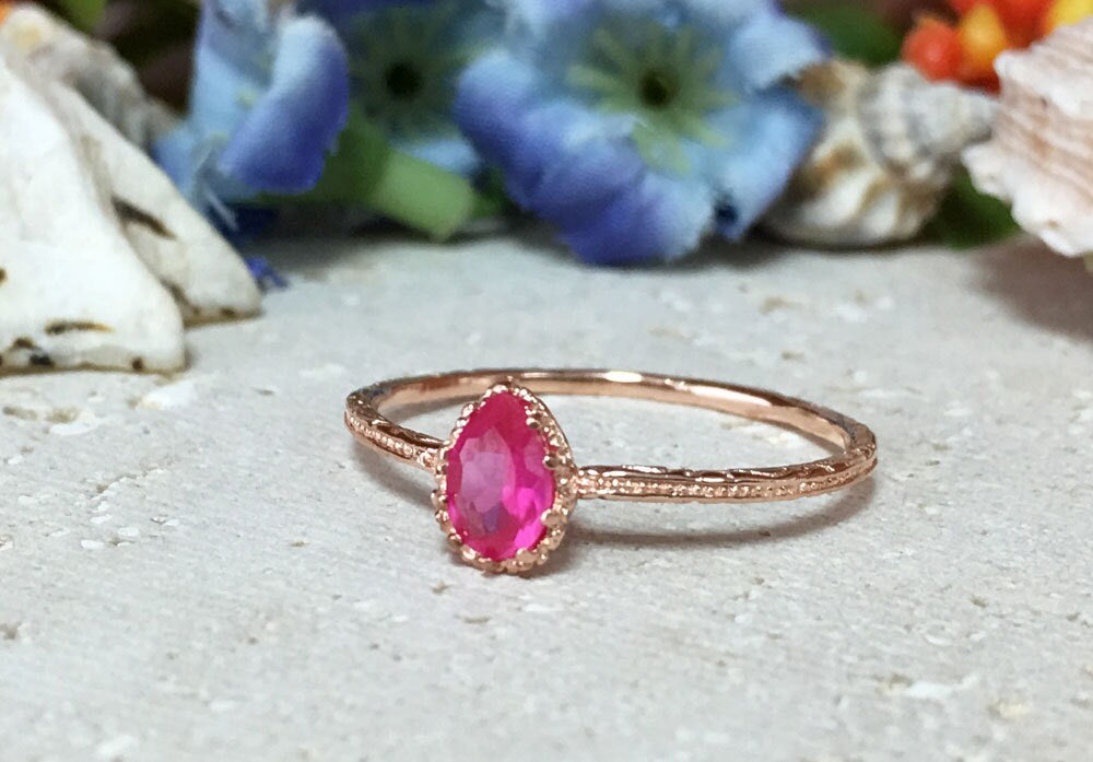 Pear-Shaped Ruby Simple Hammered Band Ring - H.L.Jewelry