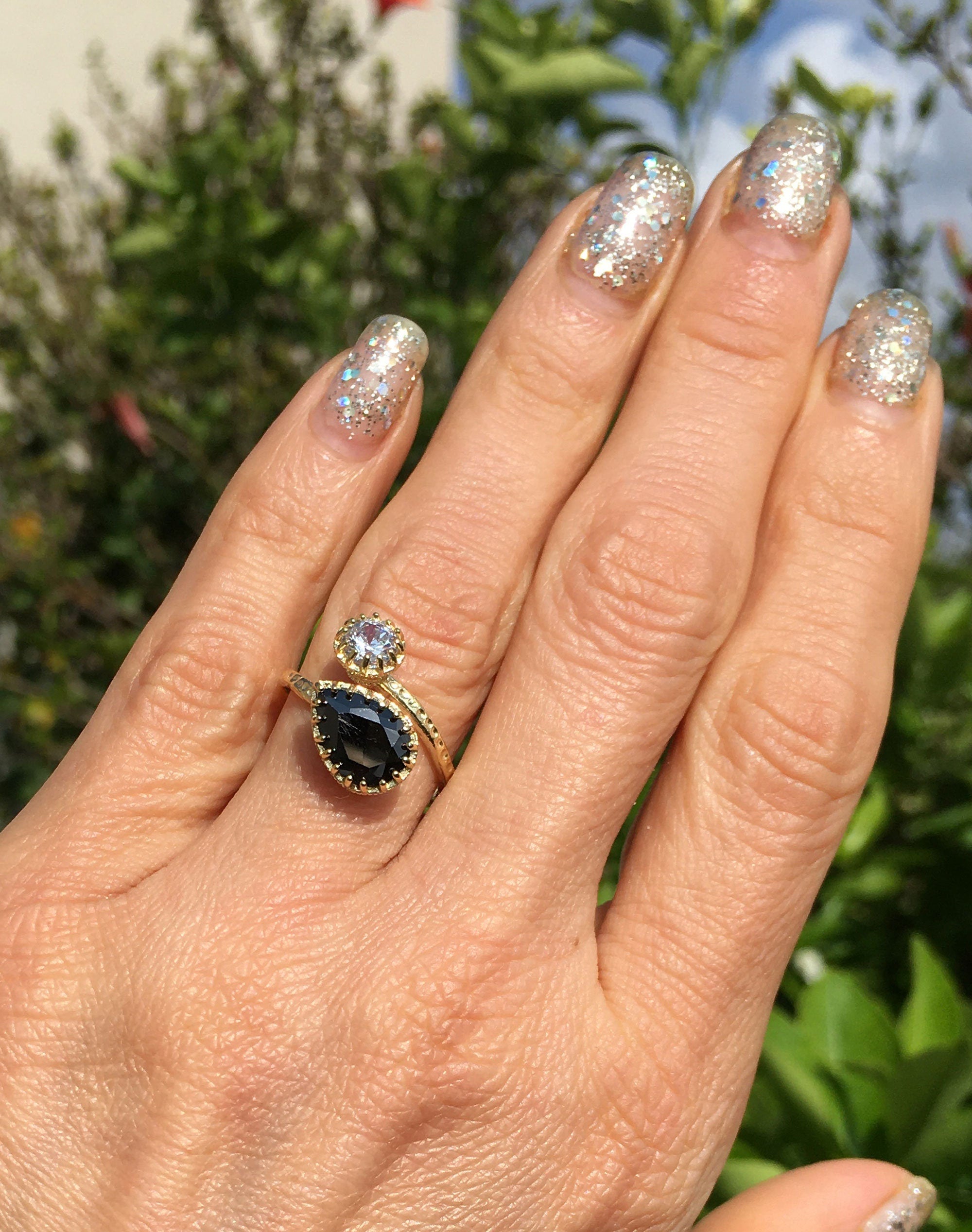 Pear-Shaped Smoky Quartz & Round Clear Quartz Adjustable Hammered Band Ring - H.L.Jewelry