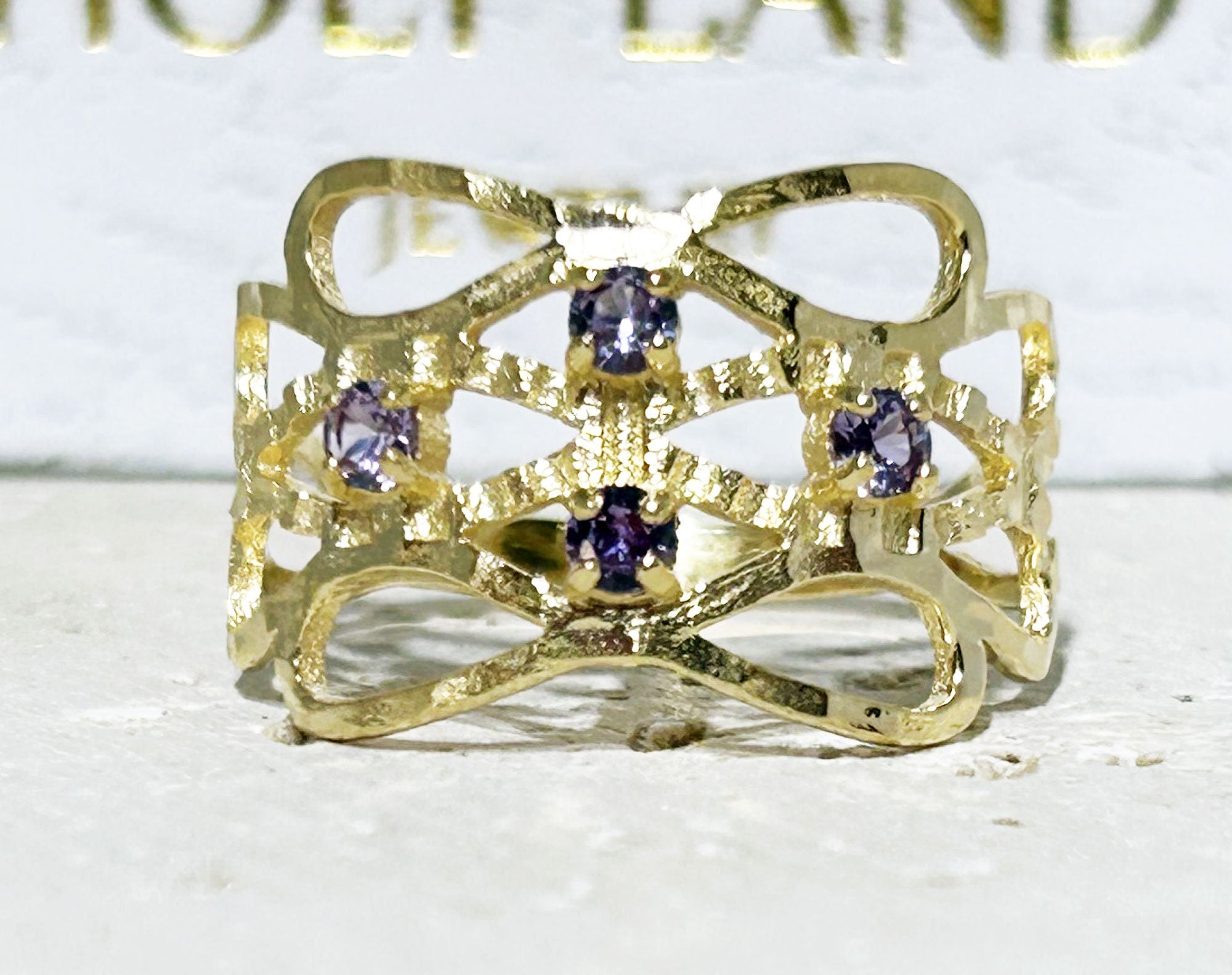 Round Alexandrite Four Stone Hammered Band Ring - H.L.Jewelry