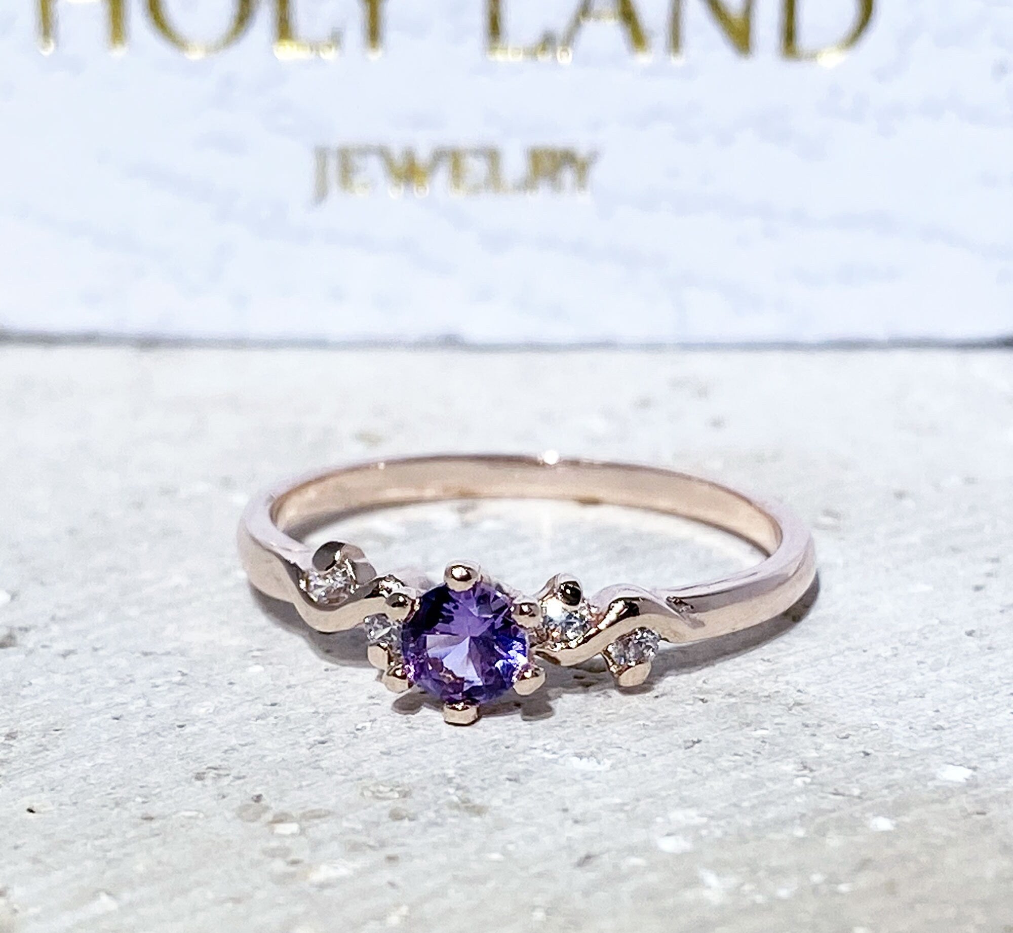 Round Alexandrite Ring with Clear Quartz Accents - H.L.Jewelry