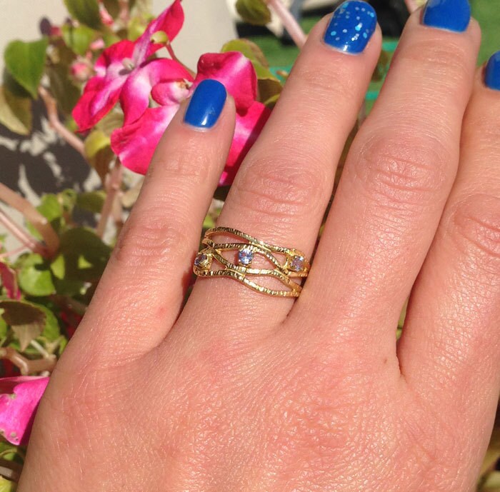 Round Aquamarine Three Stone Hammered Band Ring - H.L.Jewelry