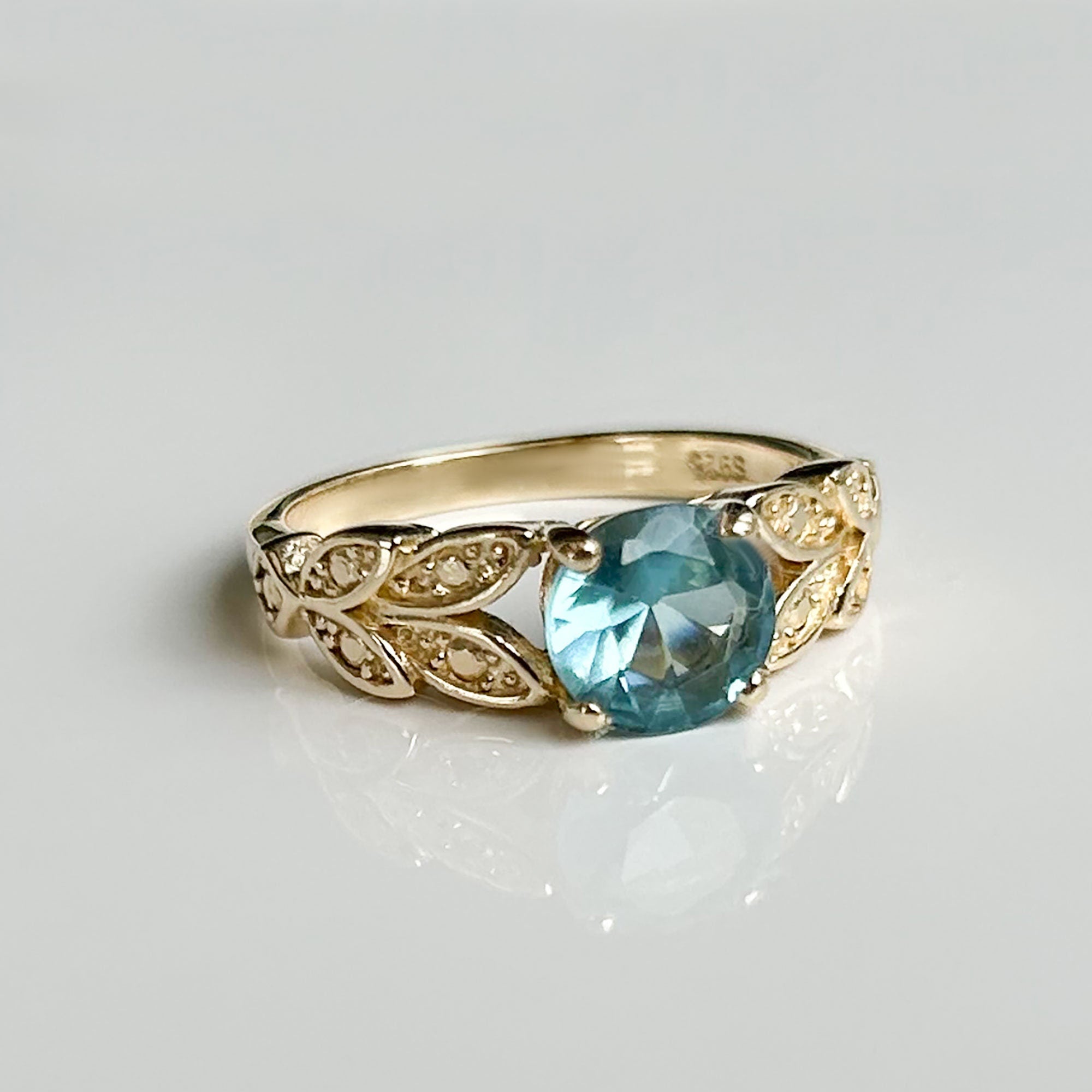 Round Blue Topaz Gemstone Flower Leaves Ring - H.L.Jewelry