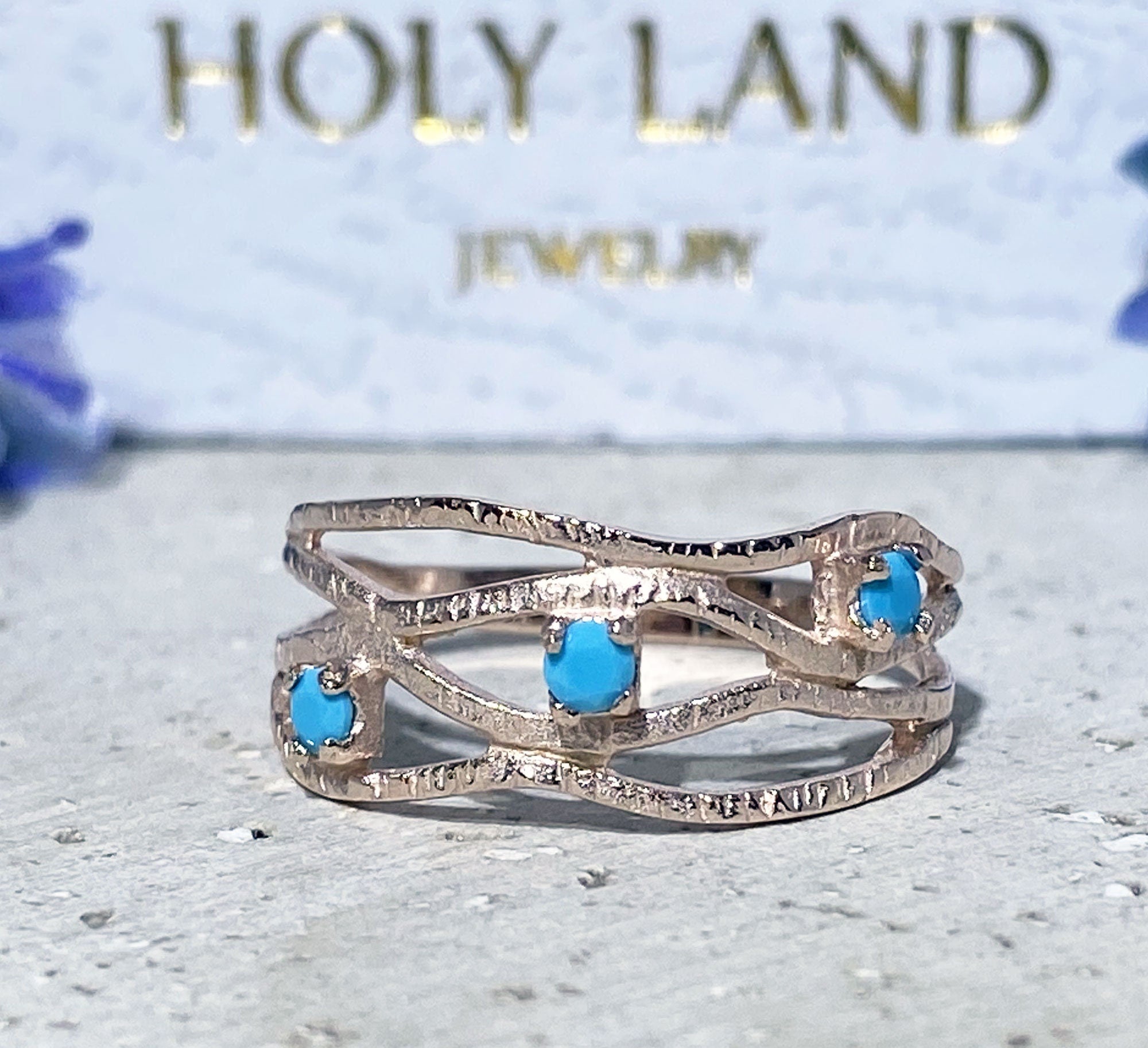 Round Blue Turquoise Three Stone Hammered Band Ring - H.L.Jewelry