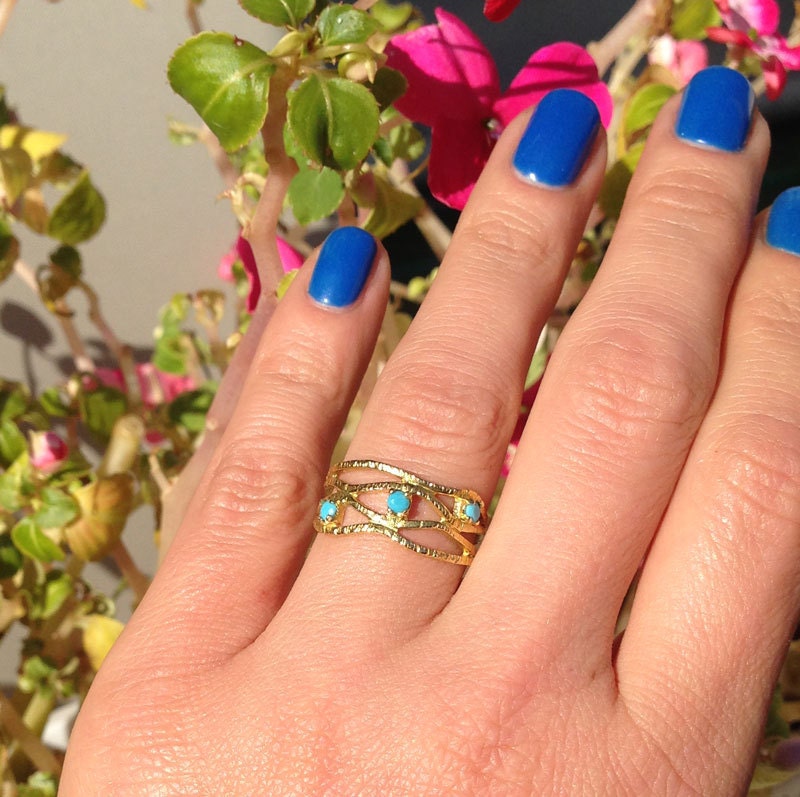 Round Blue Turquoise Three Stone Hammered Band Ring - H.L.Jewelry