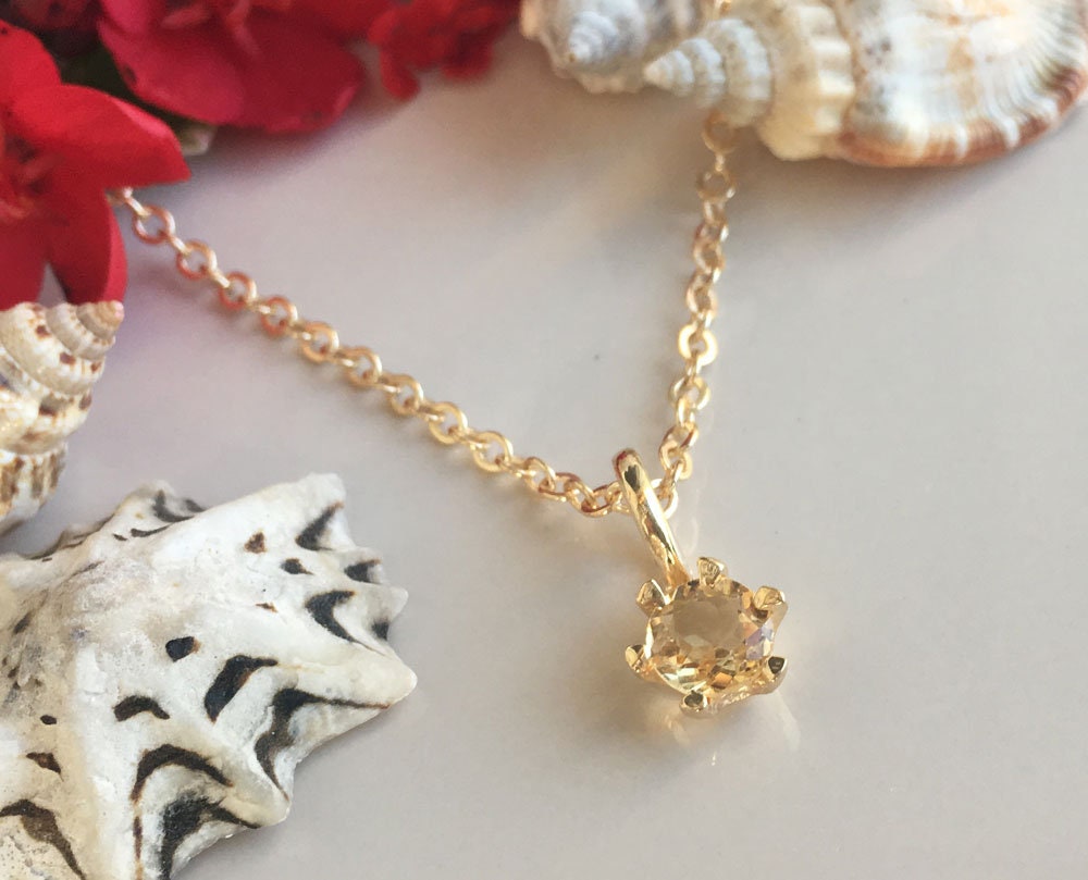 Round Citrine Simple Delicate Chain Necklace - H.L.Jewelry