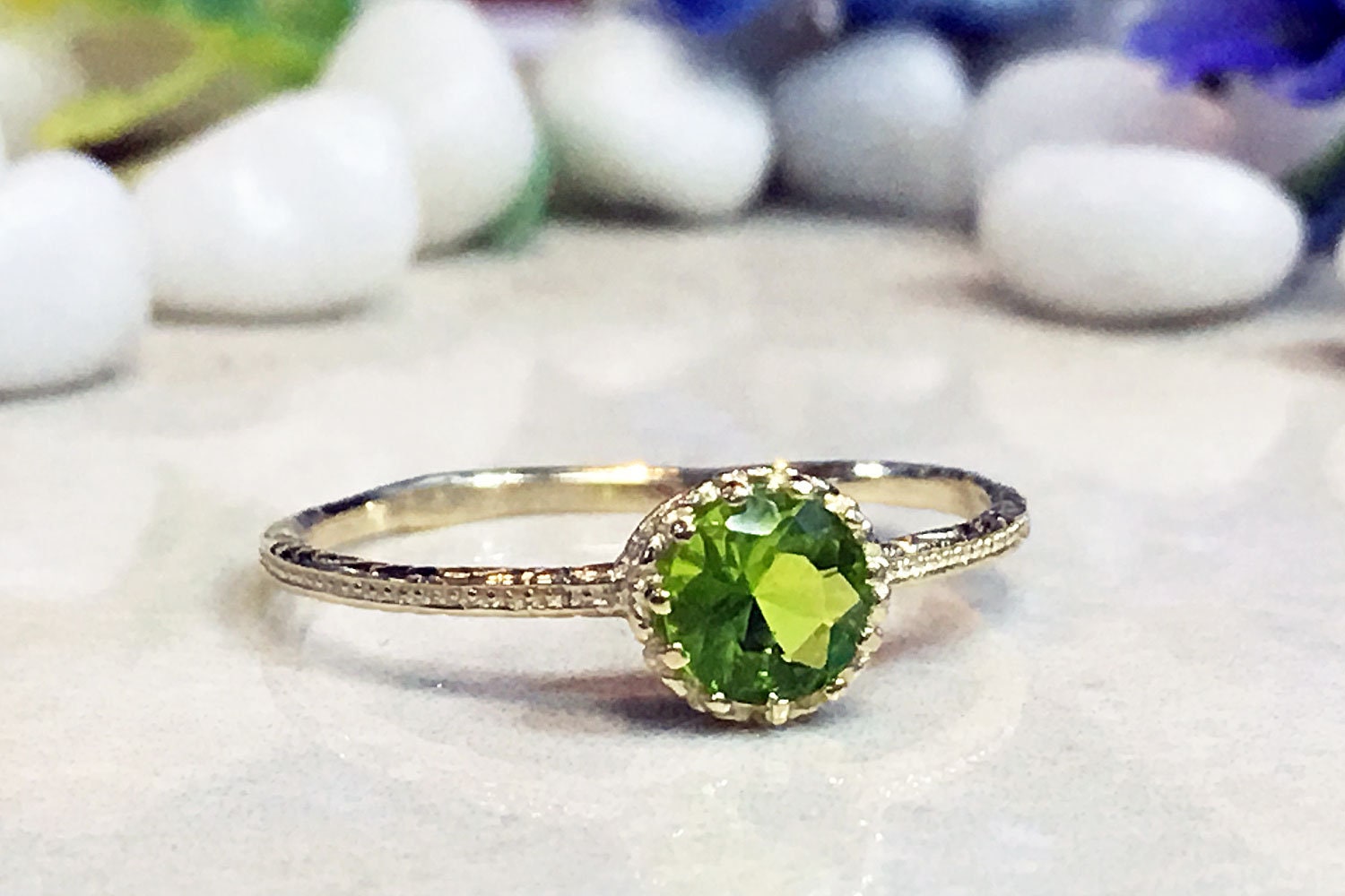 Round Peridot Simple Hammered Band Ring - H.L.Jewelry