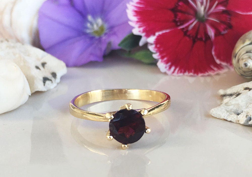 Round Red Garnet Classic Solitaire Ring - H.L.Jewelry