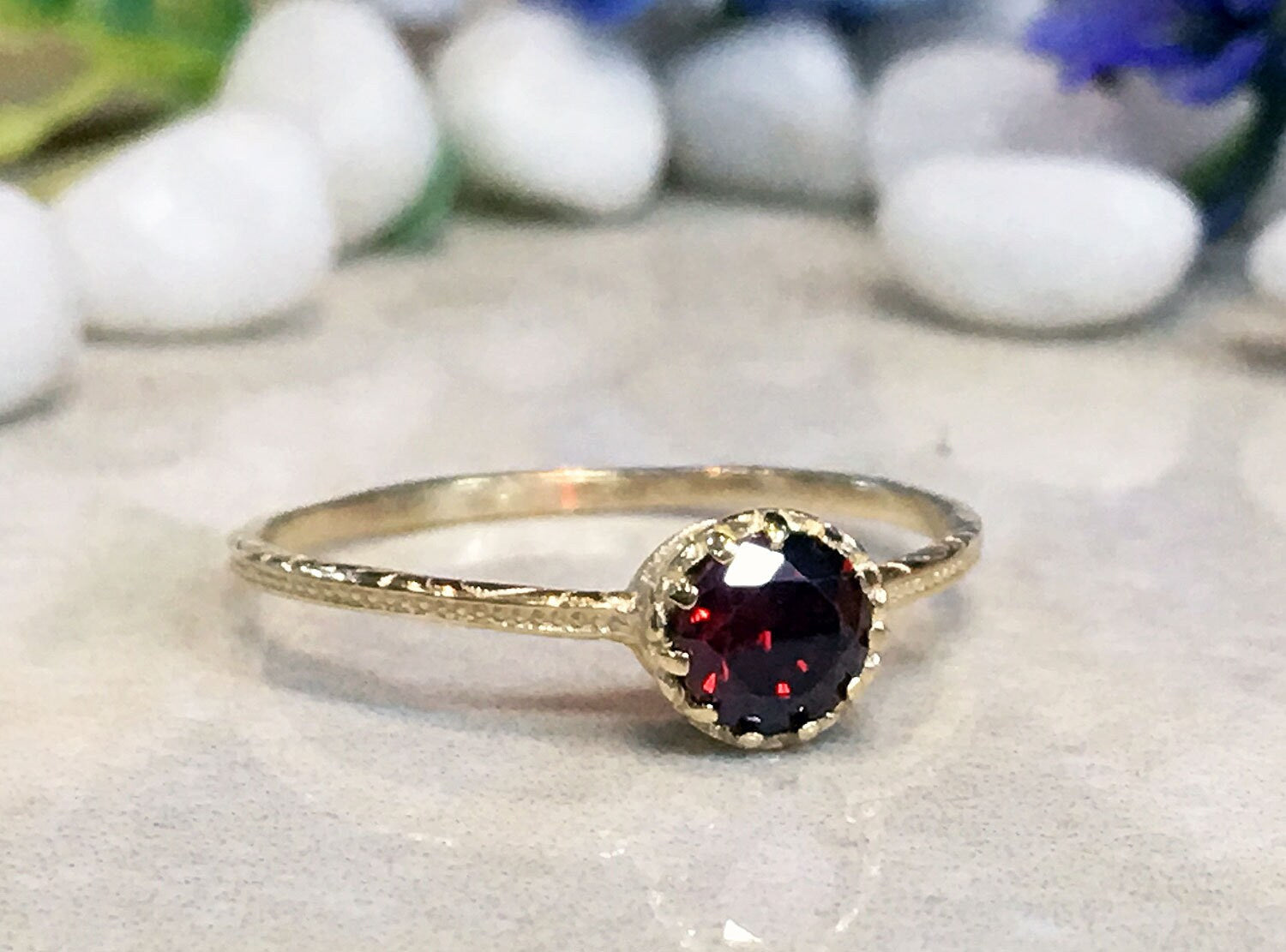 Round Red Garnet Simple Hammered Band Ring - H.L.Jewelry