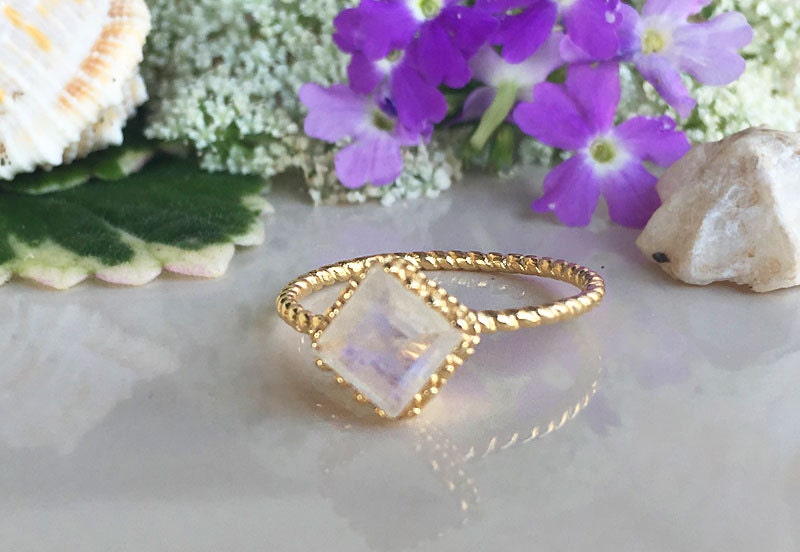Square Rainbow Moonstone Simple Twist Band Ring - H.L.Jewelry