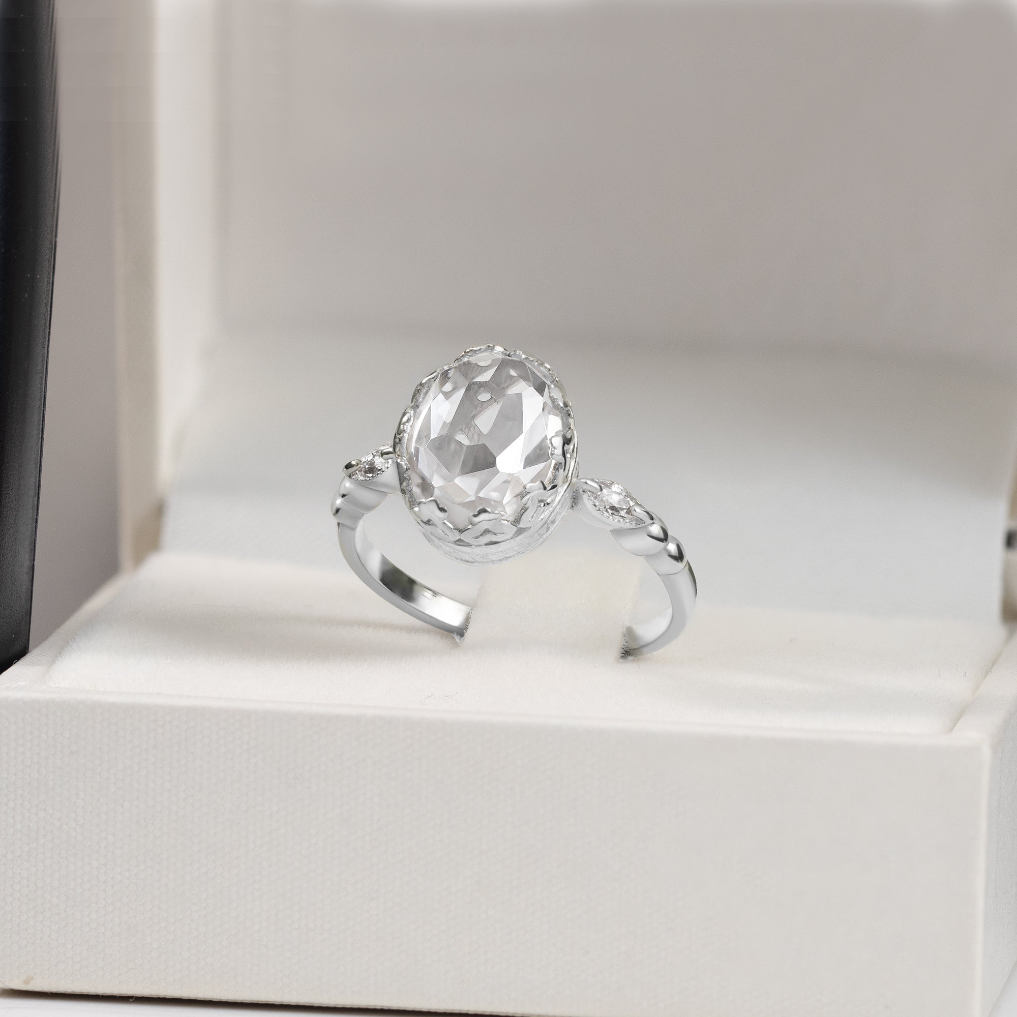 April Birthstone Clear Quartz Vintage Oval Crown Ring - H.L.Jewelry
