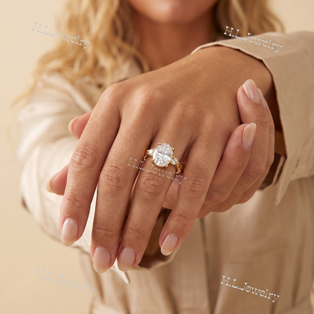 April Birthstone Oval Clear Quartz Gemstone Ring - H.L.Jewelry