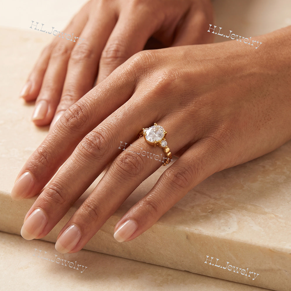 April Birthstone Oval Clear Quartz Gemstone Ring - H.L.Jewelry