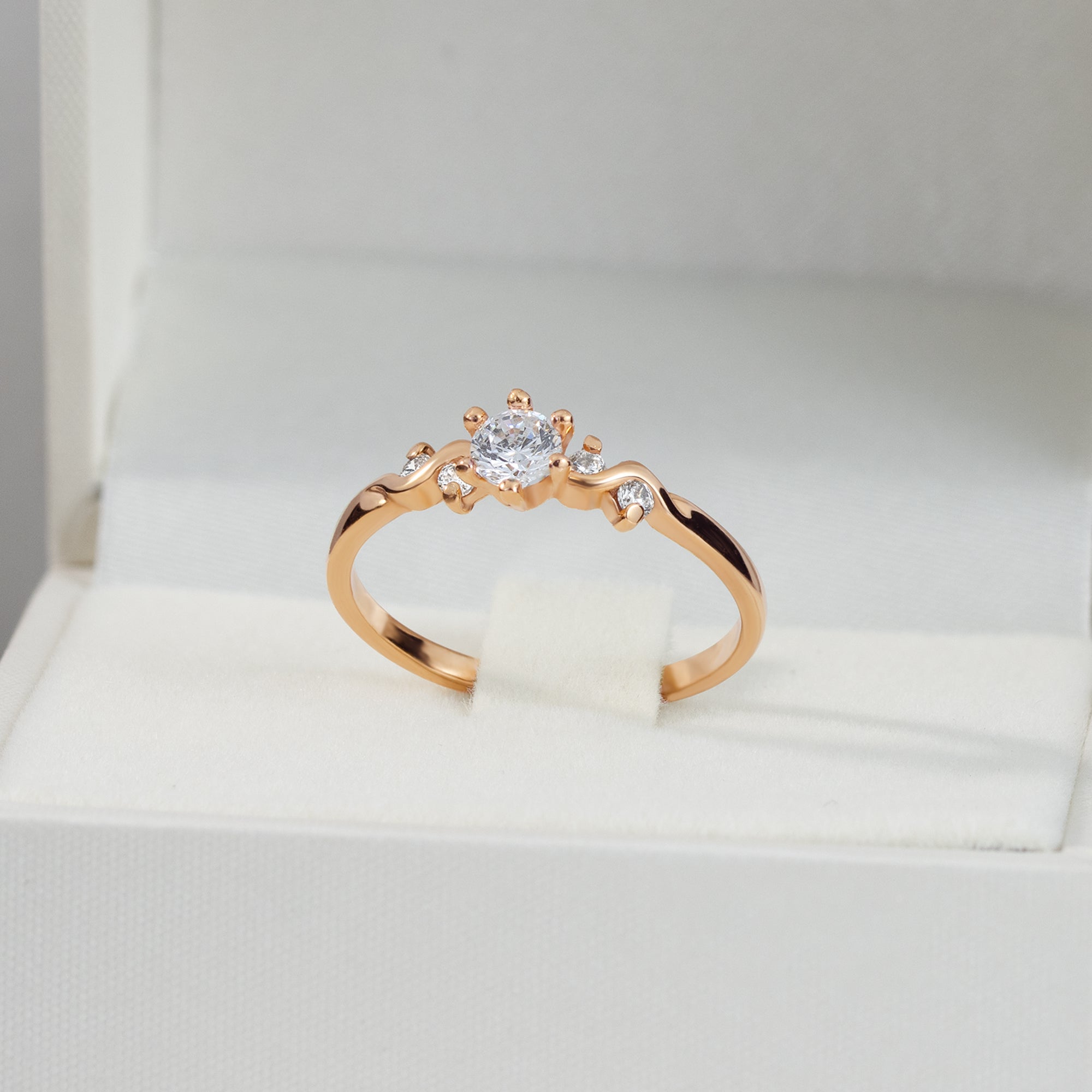 April Birthstone Round-Clear Quartz-Delicate Ring - H.L.Jewelry