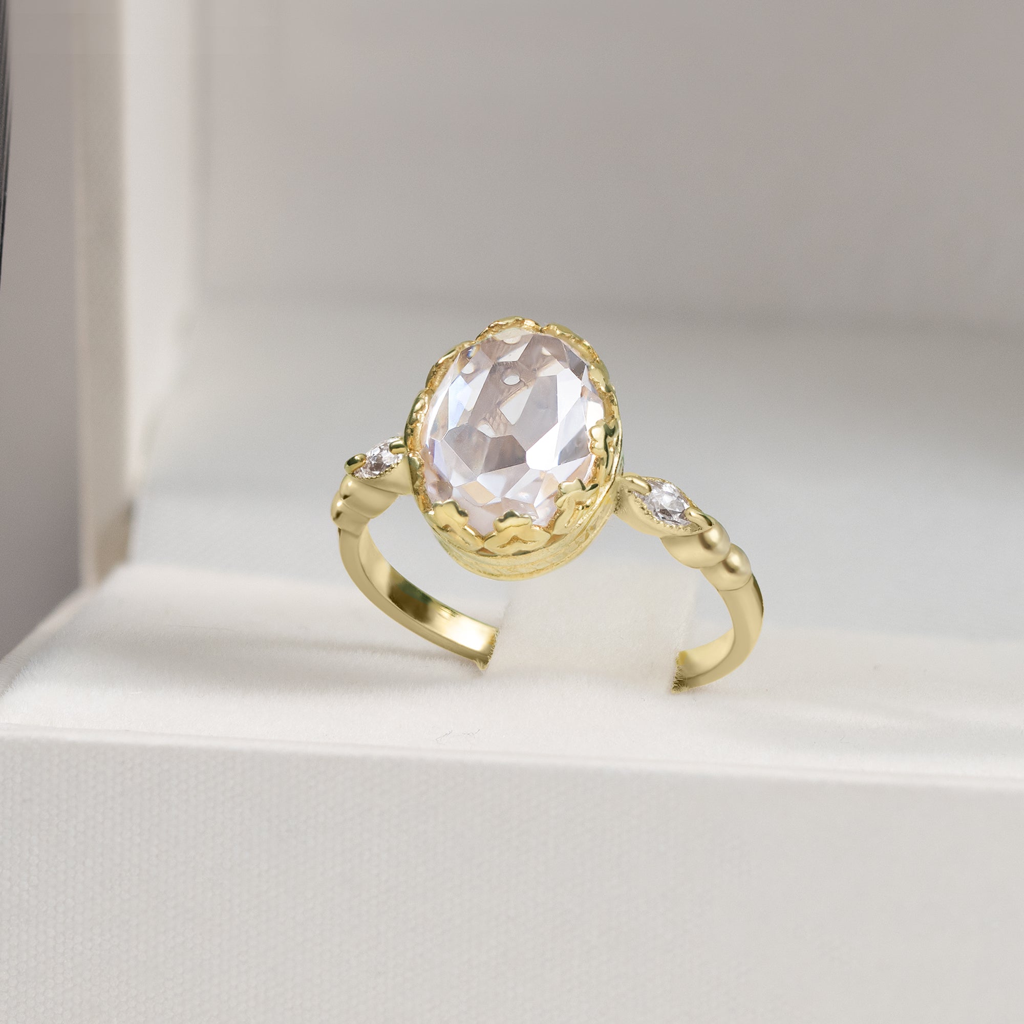 Clear Quartz Ring - April Birthstone - Clear Quartz Gemstone Statement Oval Vintage Crown Ring - H.L.Jewelry