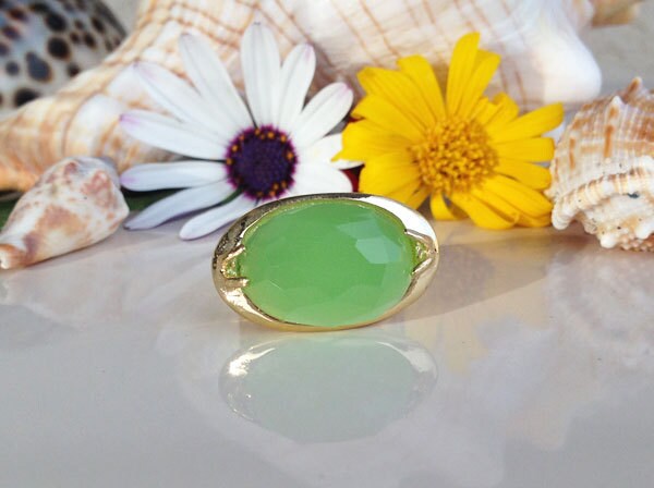 East-West Large Oval Rose Cut Green Chalcedony Bold Ring - H.L.Jewelry