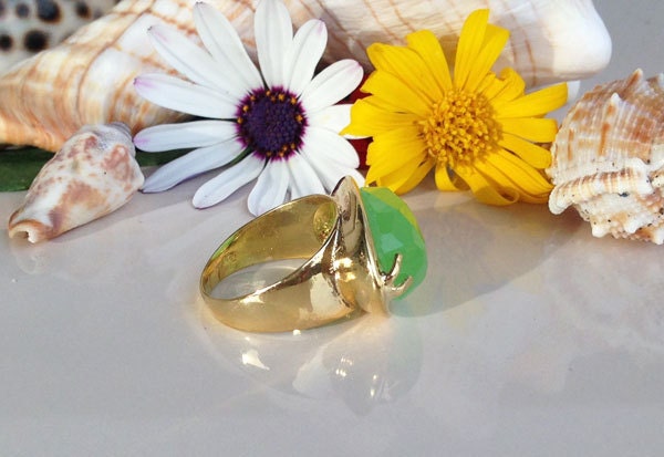 East-West Large Oval Rose Cut Green Chalcedony Bold Ring - H.L.Jewelry
