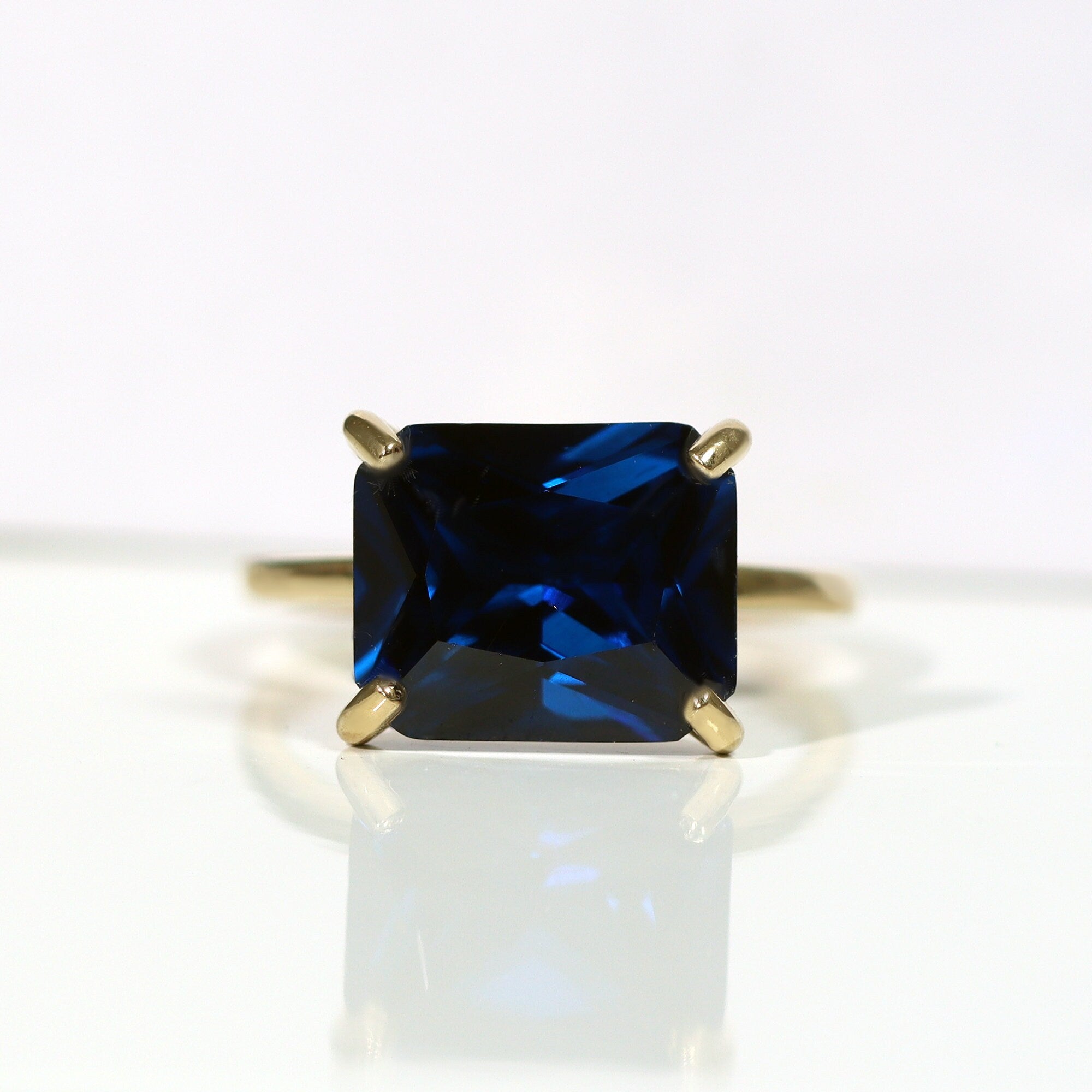 East-West Octagon Blue Sapphire Solitaire Ring - H.L.Jewelry