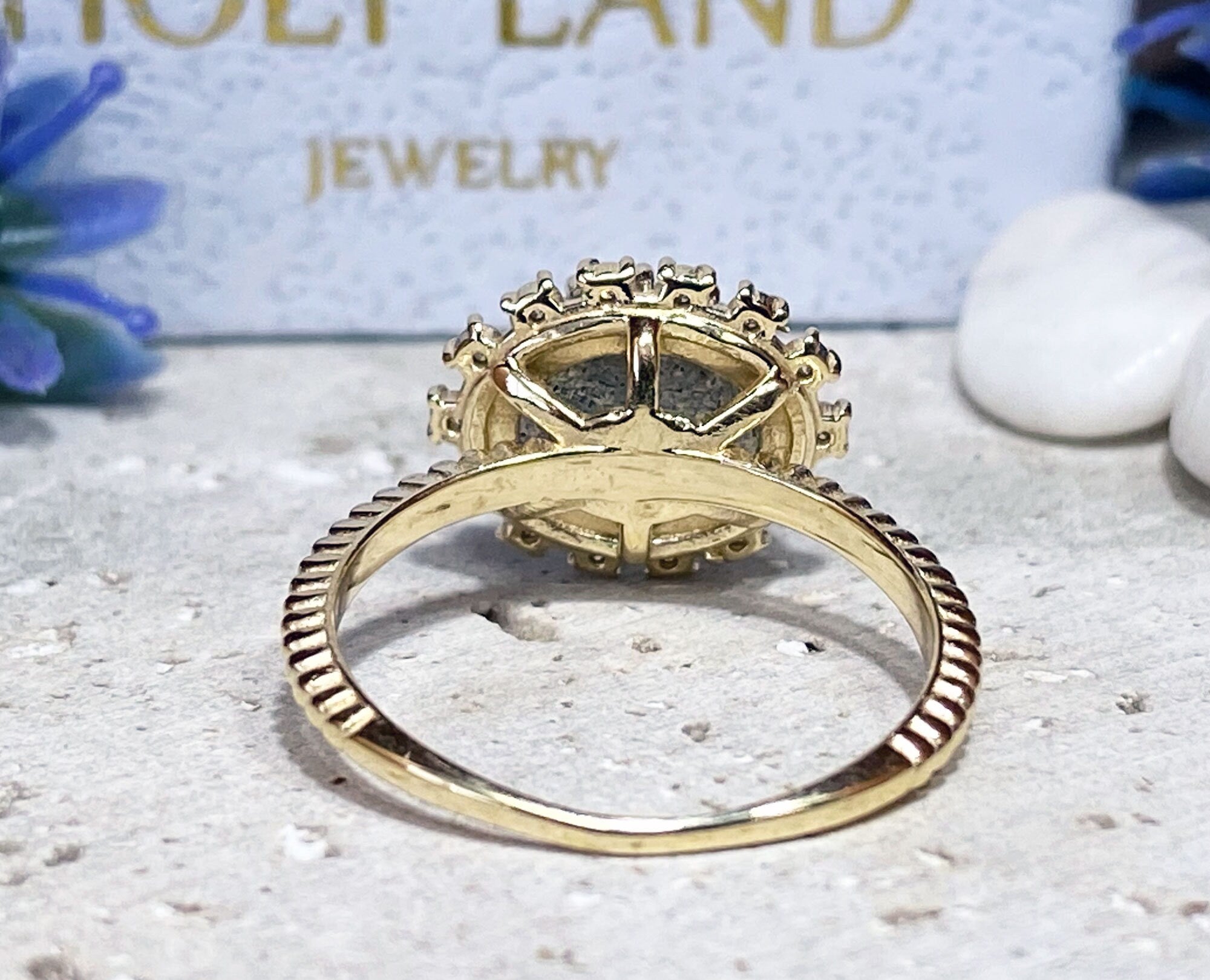 East-West Oval Labradorite Ring with Clear Quartz Halo - H.L.Jewelry