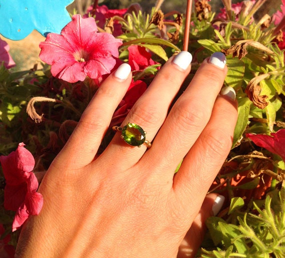 East-West Oval Peridot Beaded Band Ring - H.L.Jewelry